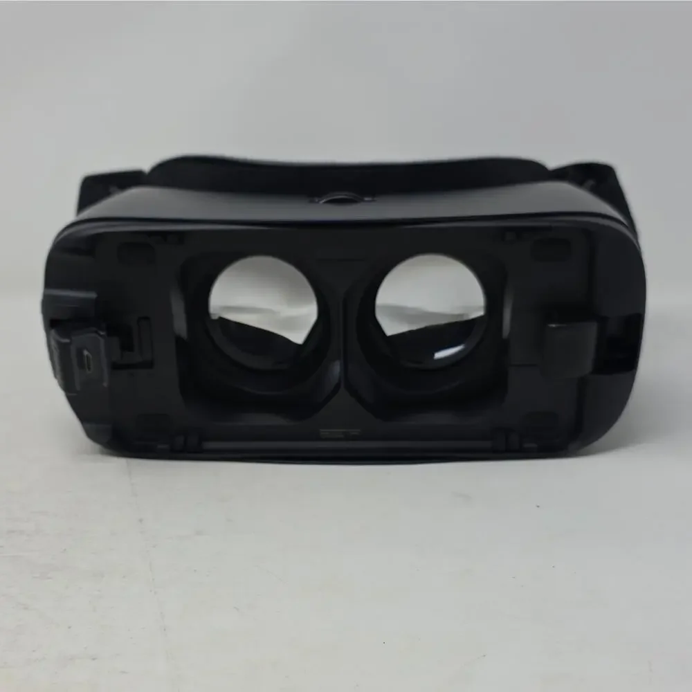 Samsung Gear VR Smartphone Headset Oculus Black Micro USB/USB-C 2016